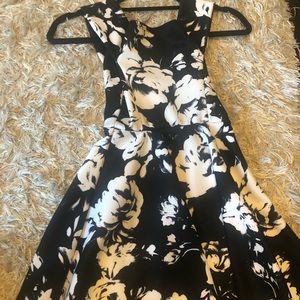 Gorgeous black and white floral dress
